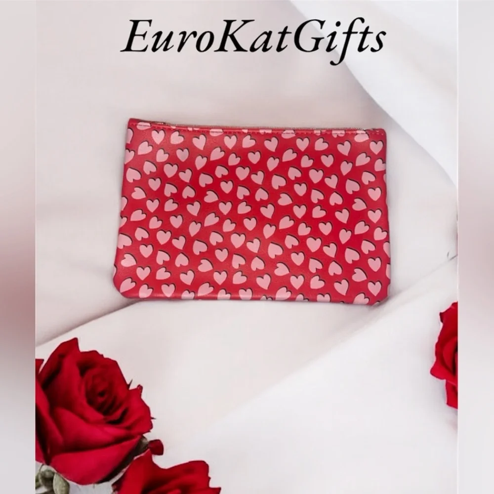IPSY Heart Pink Red White clutch Makeup Cosmetic Bag NEW with out tags